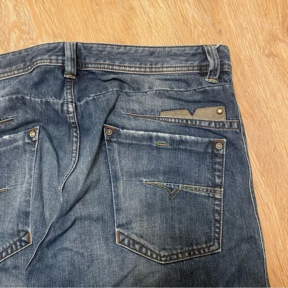 Diesel Darron Regular Slim Tapered Denim Jeans ORBE4 Wash Button Fly 36x32 - Picture 6 of 10